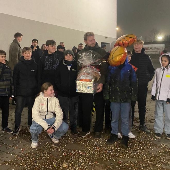 Bild von: zurück und schon dreißig